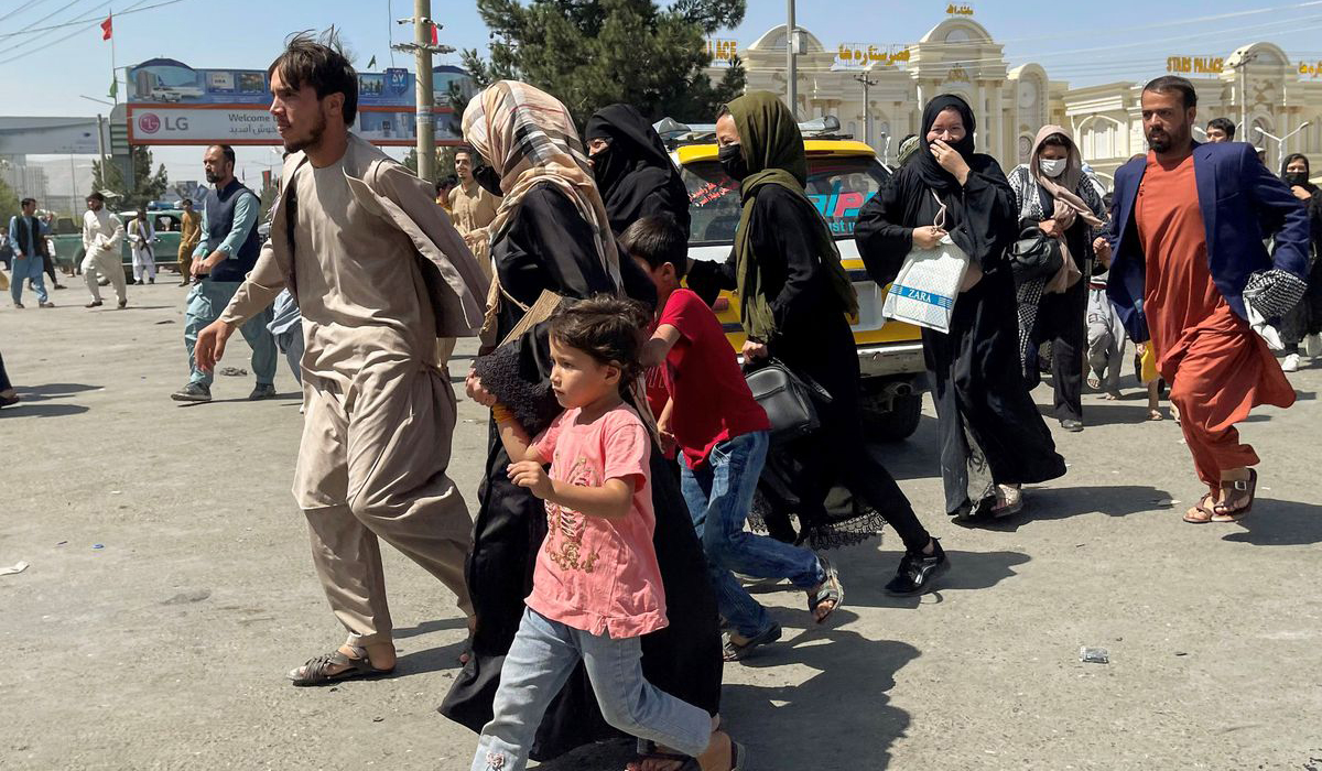 UK plans to evacuate hundreds from Afghanistan each day